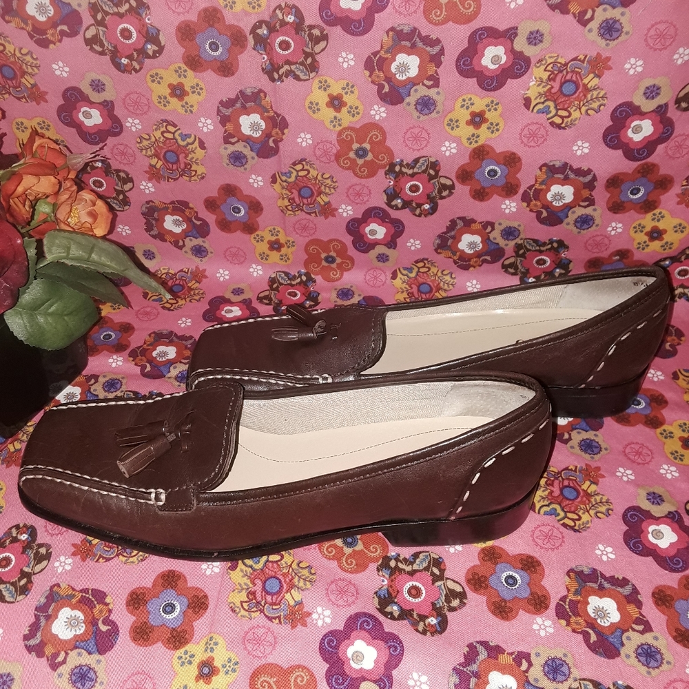 Trotters Brown Loafers